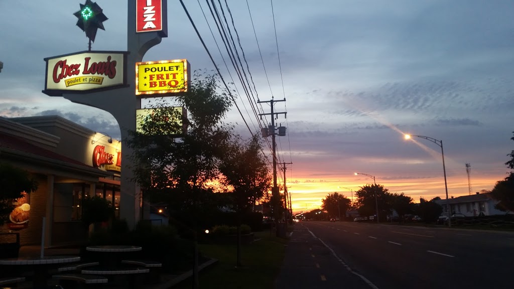 Chez Louis Poulet Et Pizza | 2815 Boulevard Lemire, Drummondville, QC J2B 7C3, Canada | Phone: (819) 474-3494