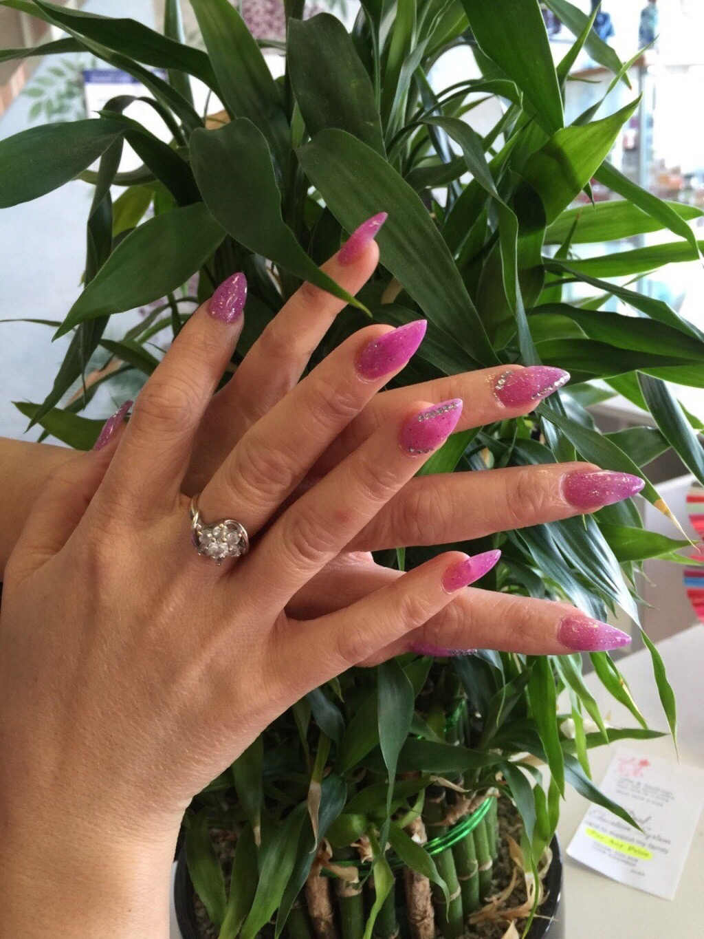 glams nail studio | 3H7, 3091 271 St, Langley Twp, BC V4W 3X3, Canada | Phone: (604) 856-8857