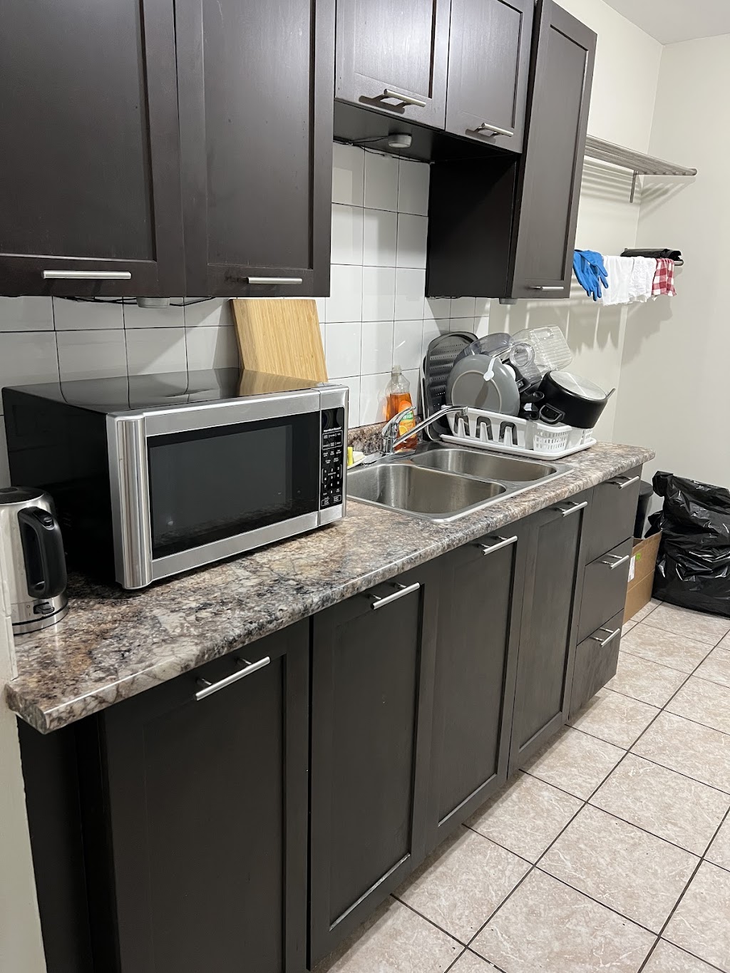Business Room Club | 2020 Jasmine Crescent, Gloucester, ON K1J 8K5, Canada | Phone: (613) 701-2442