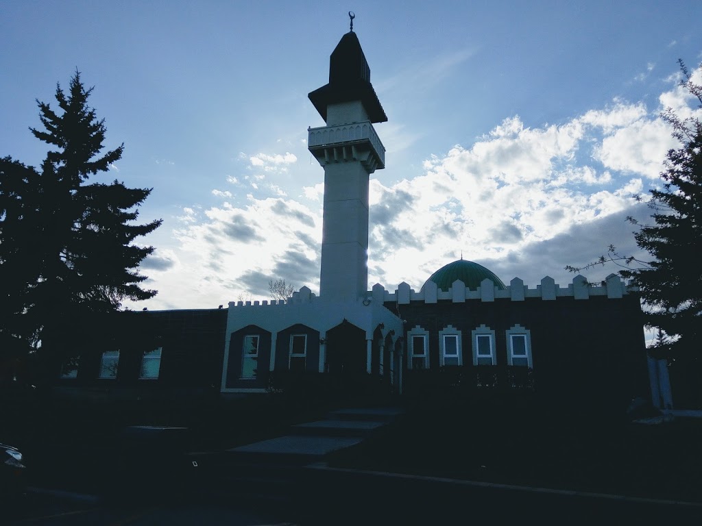 SW Masjid/Mosque - Calgary Islamic Center | 5615 14 Ave SW, Calgary, AB T3H 2E8, Canada | Phone: (403) 242-1637