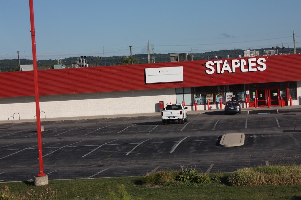 Staples Niagara Falls | electronics store | 7190 Morrison St, Niagara Falls, ON L2E 7K5, Canada | 9053580650 OR +1 905-358-0650
