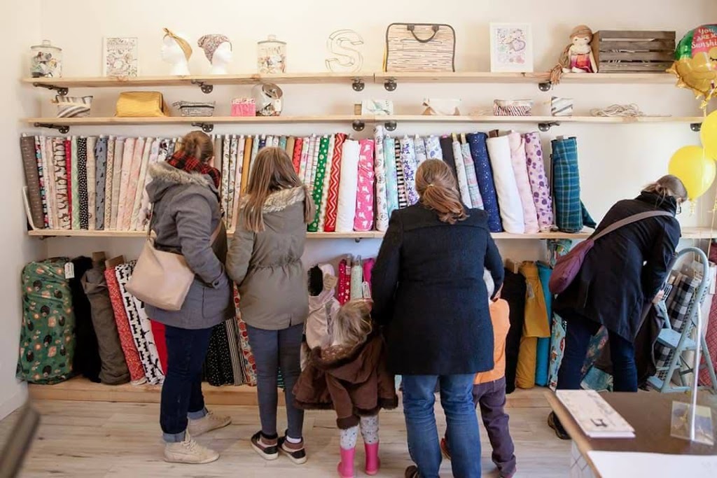 Fabric Crush | 3290 Shea Rd, Richmond, ON K0A 2Z0, Canada | Phone: (613) 852-3434