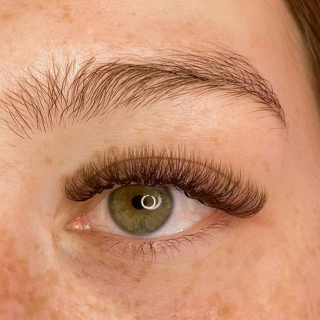 Carlenes Lashes | 64 Huntington Crescent, Courtice, ON L1E 3C7, Canada | Phone: (905) 439-2522