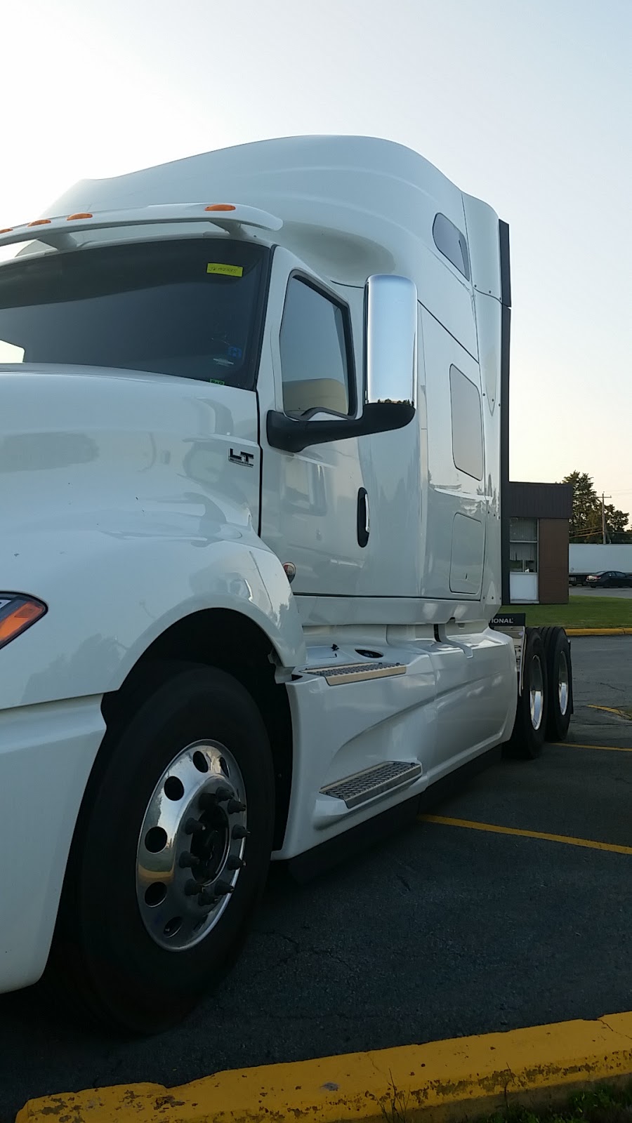 East Coast International Trucks | 376 Wilkinson Ave, Dartmouth, NS B3B 0J4, Canada | Phone: (902) 468-7160