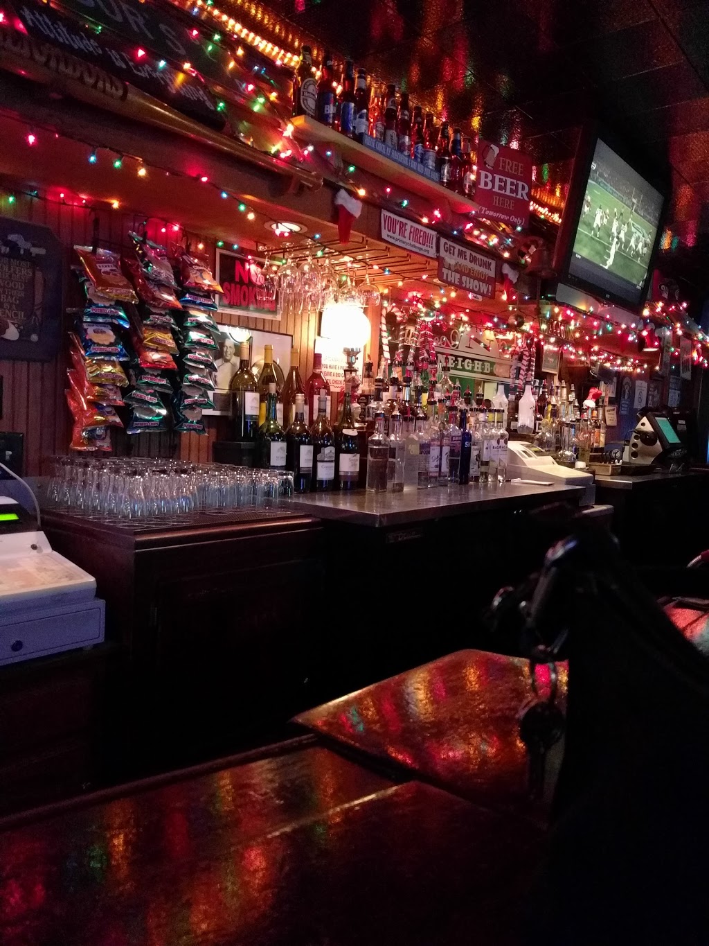 Neighbors Sports Bar & Grill | 659 Cleveland Dr, Cheektowaga, NY 14225, USA | Phone: (716) 832-4091