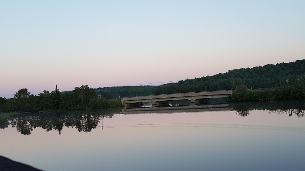 Four Seasons Algonquin Cabins | 14 Major Lake Rd, Madawaska, ON K0J 2C0, Canada | Phone: (705) 809-1392