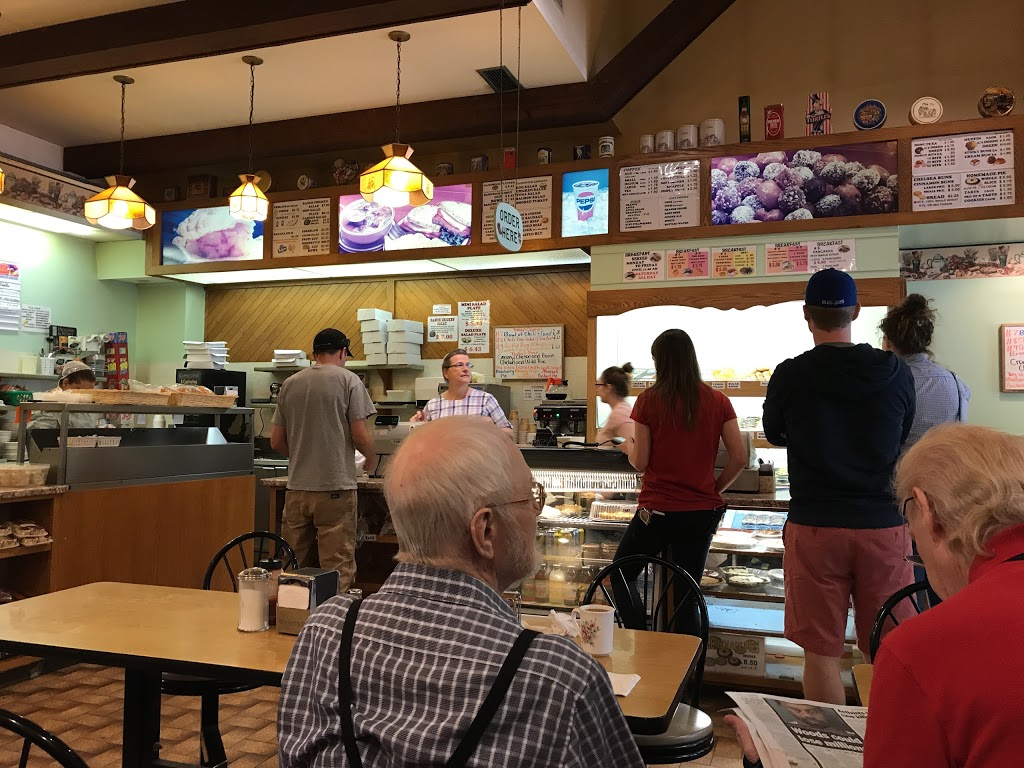 Elmira Donuts & Deli | 22 Church St W, Elmira, ON N3B 1M3, Canada | Phone: (519) 669-5353