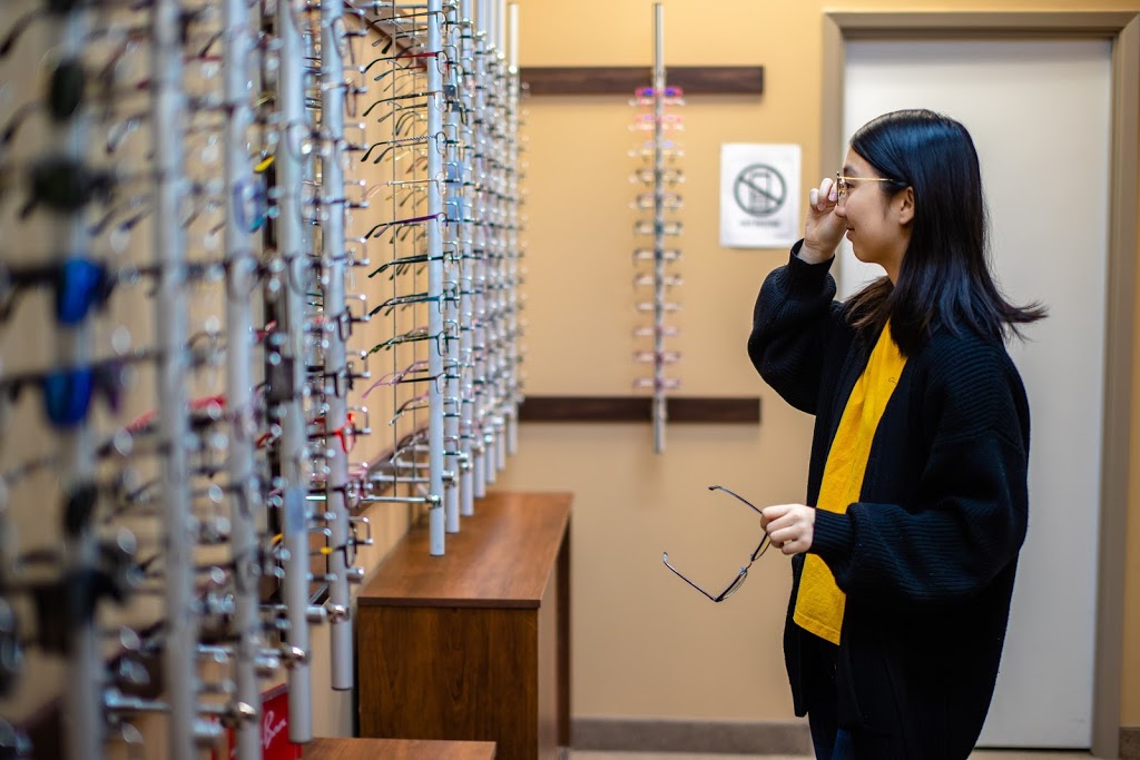 Eye Clinic Markham | 8312 McCowan Rd #202, Unionville, ON L3P 8E1, Canada | Phone: (905) 944-9088
