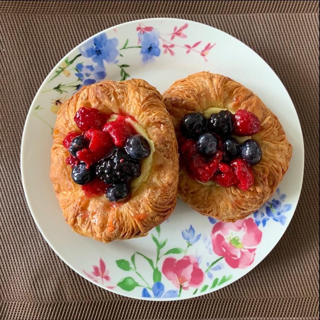 La Patisserie Fine Cakes & Pastries Inc. | 300 Gage Ave #11, Kitchener, ON N2M 3C8, Canada | Phone: (519) 744-4084