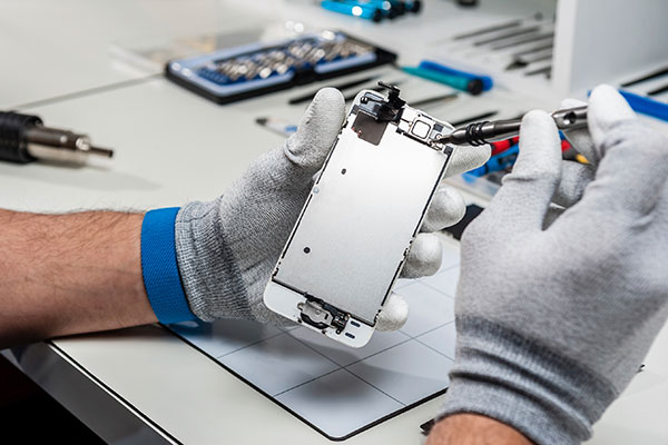 Iphone Repair & Service | 25 Evanson St, Winnipeg, MB R3G 1Z8, Canada | Phone: (204) 981-9513