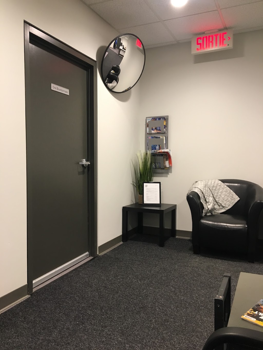 Private Medical Service | 1000 Bd de Montarville Suite 201, Boucherville, QC J4B 5V9, Canada | Phone: (450) 641-6774
