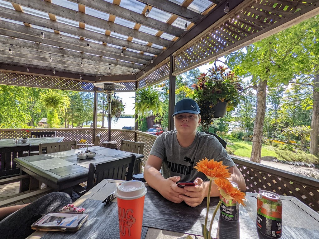 Shoreline Cafe- Breakfast House | 197 Miller Lake Shore Rd #1, Miller Lake, ON N0H 1Z0, Canada | Phone: (800) 265-5557