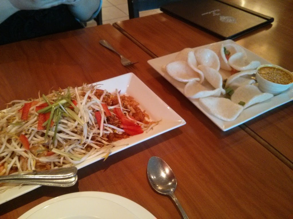 Talay Thai Dartmouth Restaurant | 984 Cole Harbour Rd, Dartmouth, NS B2V 1E7, Canada | Phone: (902) 462-1600