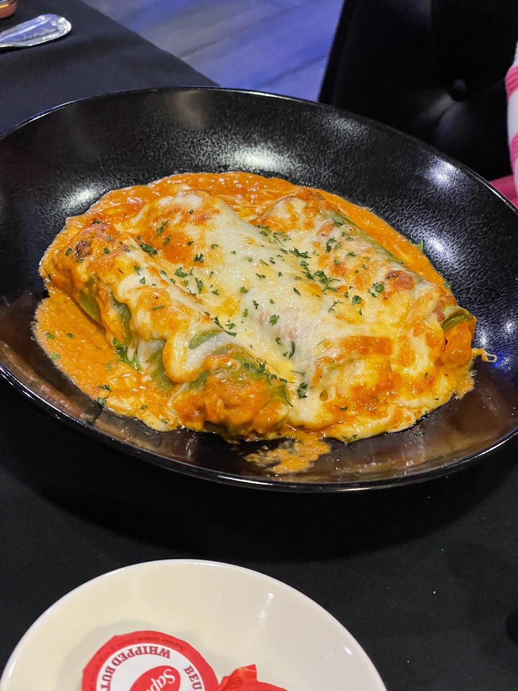 Restaurant Di Menna | 6313 Rue Jarry E, Saint-Léonard, QC H1P 1W1, Canada | Phone: (514) 326-4200