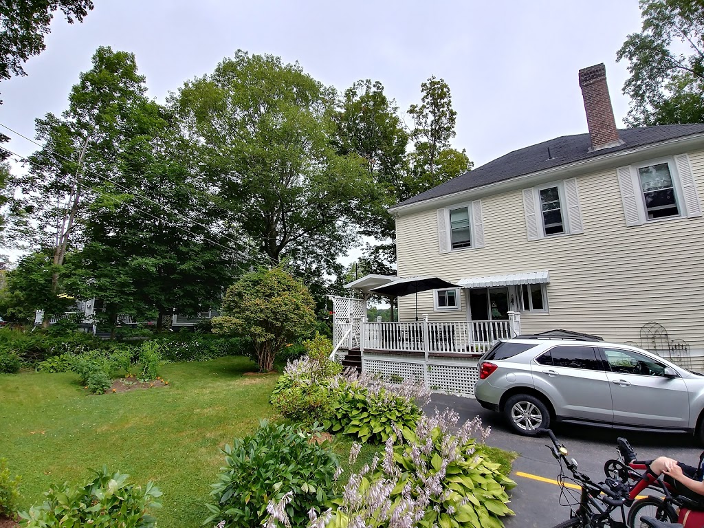 River Reflection Bed & Breakfast | 255 King St, Bridgewater, NS B4V 1A7, Canada | Phone: (902) 527-2682