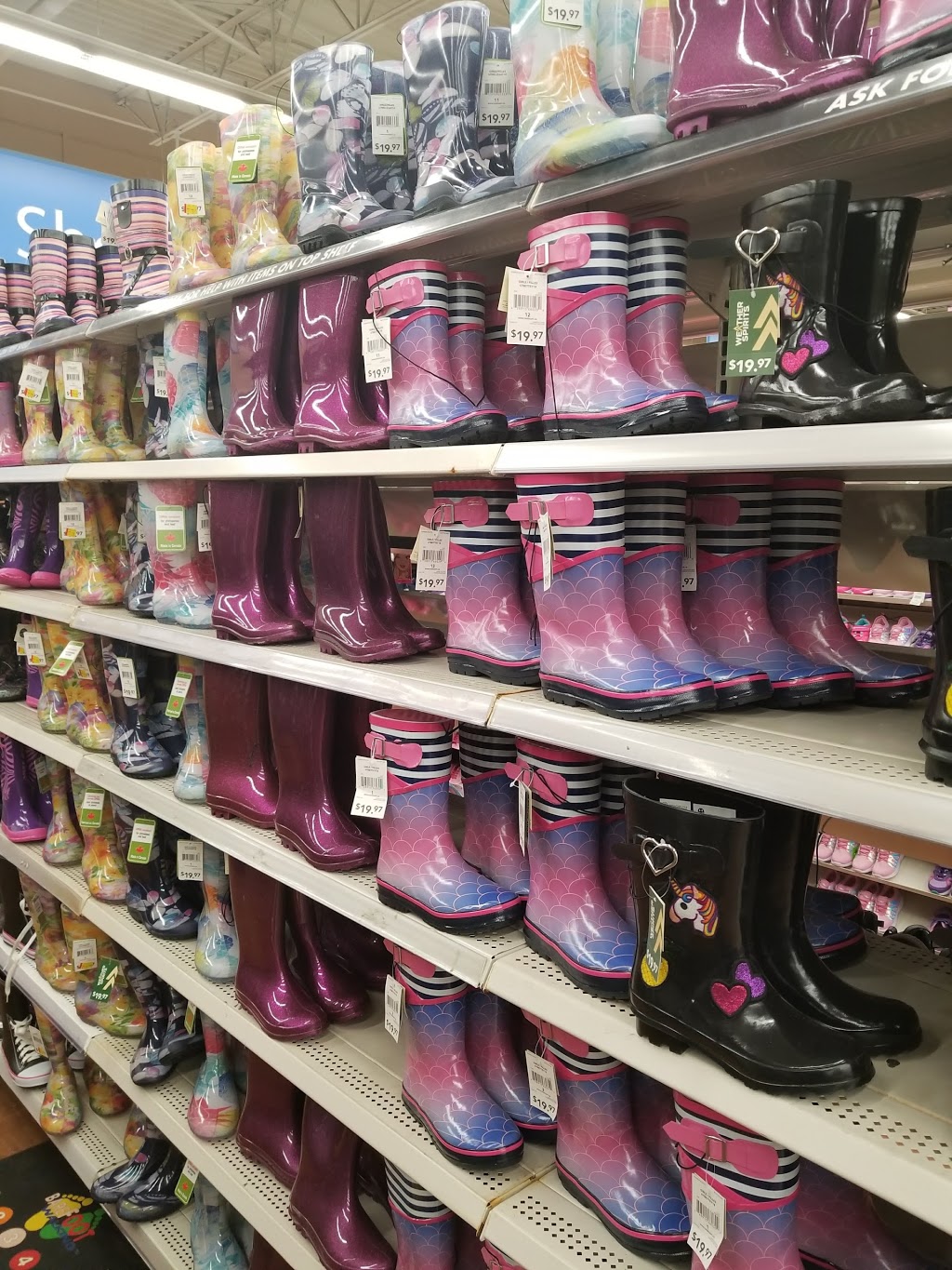 Walmart Stonegate Supercentre | 3035 Clarence Ave S, Saskatoon, SK S7T 0B6, Canada | Phone: (306) 653-8200