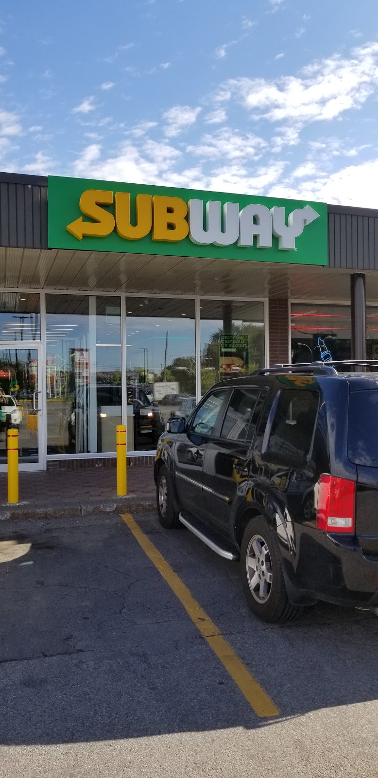 Subway | 4649 Boulevard Samson place 100, Laval, QC H7W 2H5, Canada | Phone: (579) 640-3636