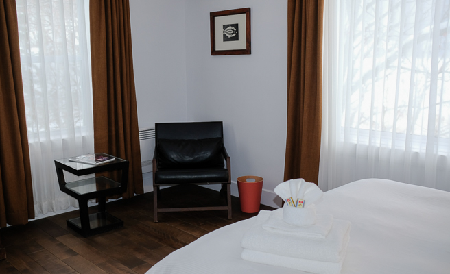 Domaine Belle Plage | 192 Rue-Sainte Anne, Baie-Saint-Paul, QC G3Z 1P8, Canada | Phone: (418) 435-3321