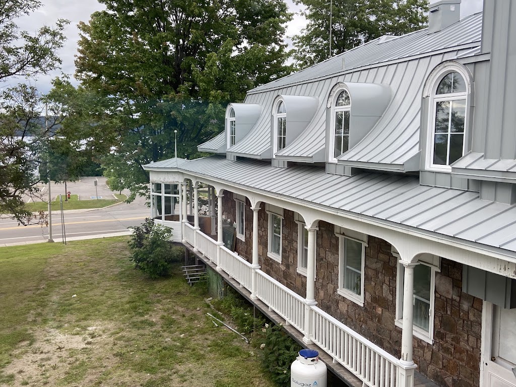 Auberge Presbytère St-Alexis | 5 Bd de la Grande-Baie-Sud #3289, La Baie, QC G7B 1G1, Canada | Phone: (418) 557-6665
