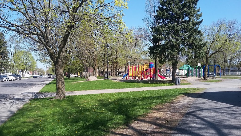 Parc Le Carignan | 11481 Avenue P M Favier, Montréal-Nord, QC H1G 3X9, Canada
