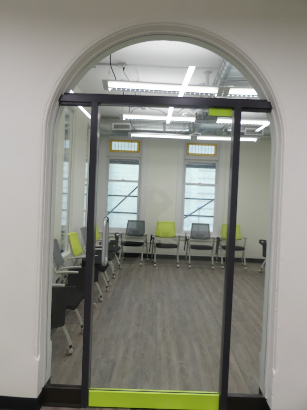 Quest Language Studies | 432 Church St, Toronto, ON M5B 2A4, Canada | Phone: (416) 962-2272