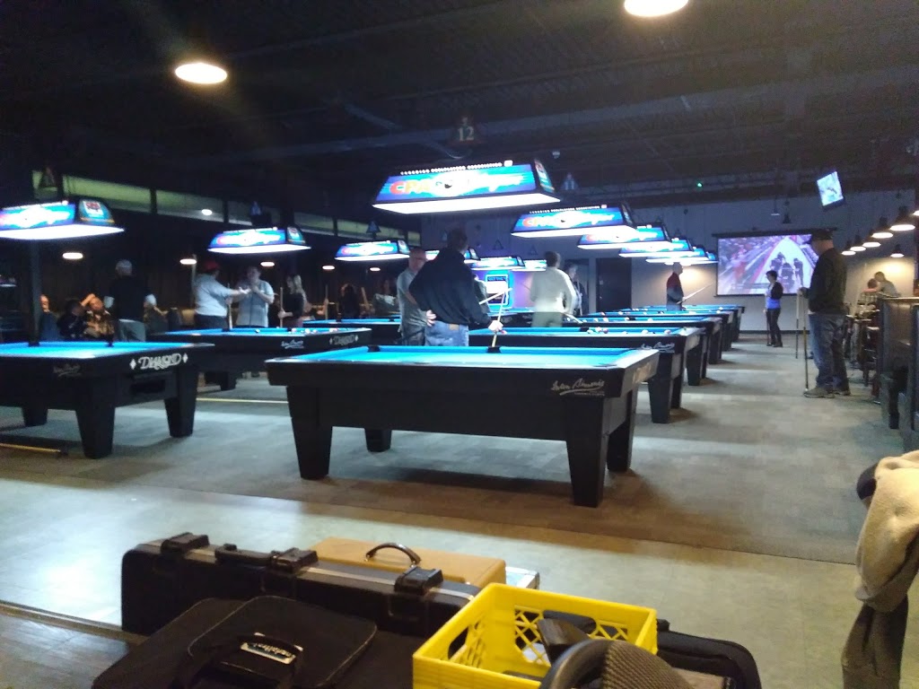 Michelles Billiards And Lounge Inc | 601 Dundas Street West, Whitby, ON L1N 2N2, Canada | Phone: (905) 430-3334