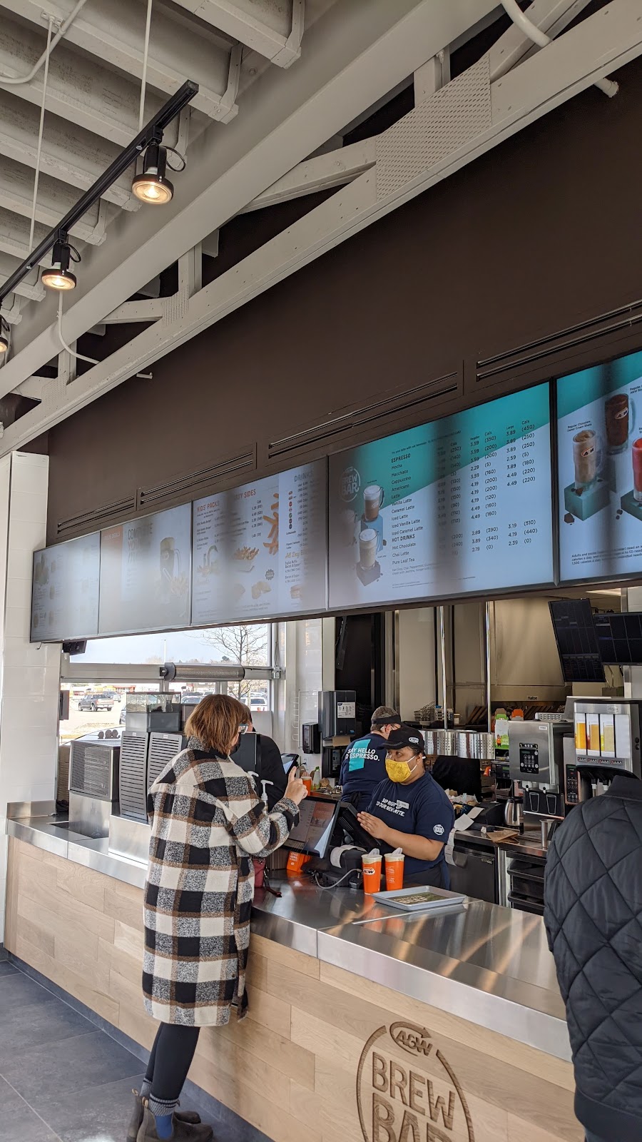 A&W Canada | 67 45th St S, Wasaga Beach, ON L9Z 1A7, Canada | Phone: (705) 422-0725