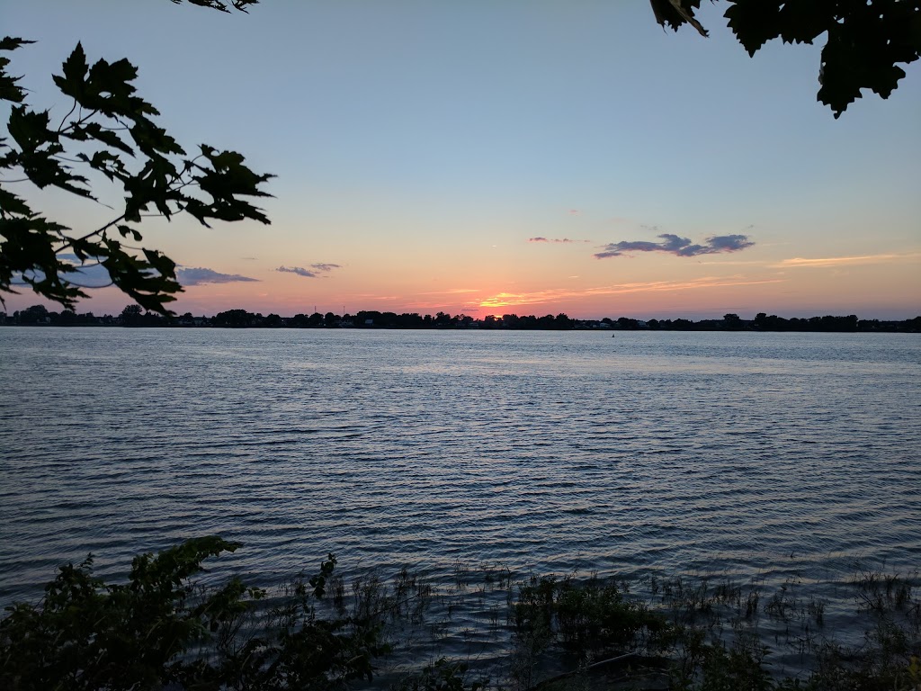 Seigneurie de lile ronde | Île Ronde, Saint-Sulpice, QC J5W 1G1, Canada | Phone: (450) 589-2688