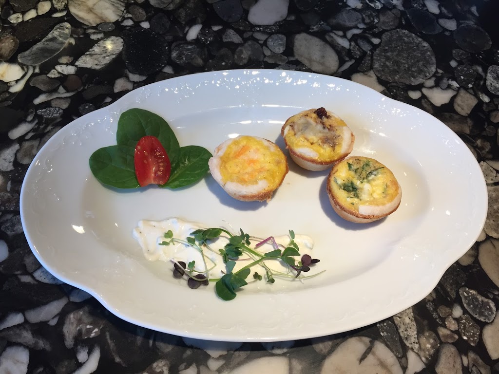 La Bohème - Bed & Breakfast | 142 Rue des Mélèzes, Bromont, QC J2L 1T6, Canada | Phone: (450) 525-2026
