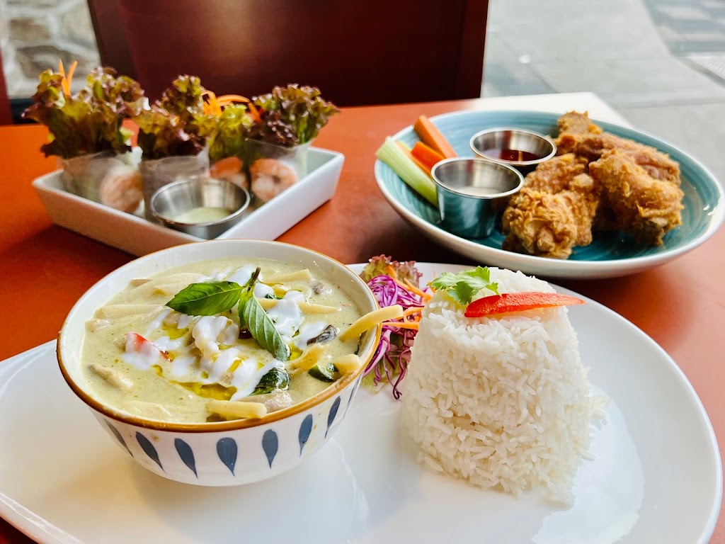 Sticky Rice Thai Restaurant | 12 Queen St E, Cambridge, ON N3C 2A6, Canada | Phone: (548) 288-4248