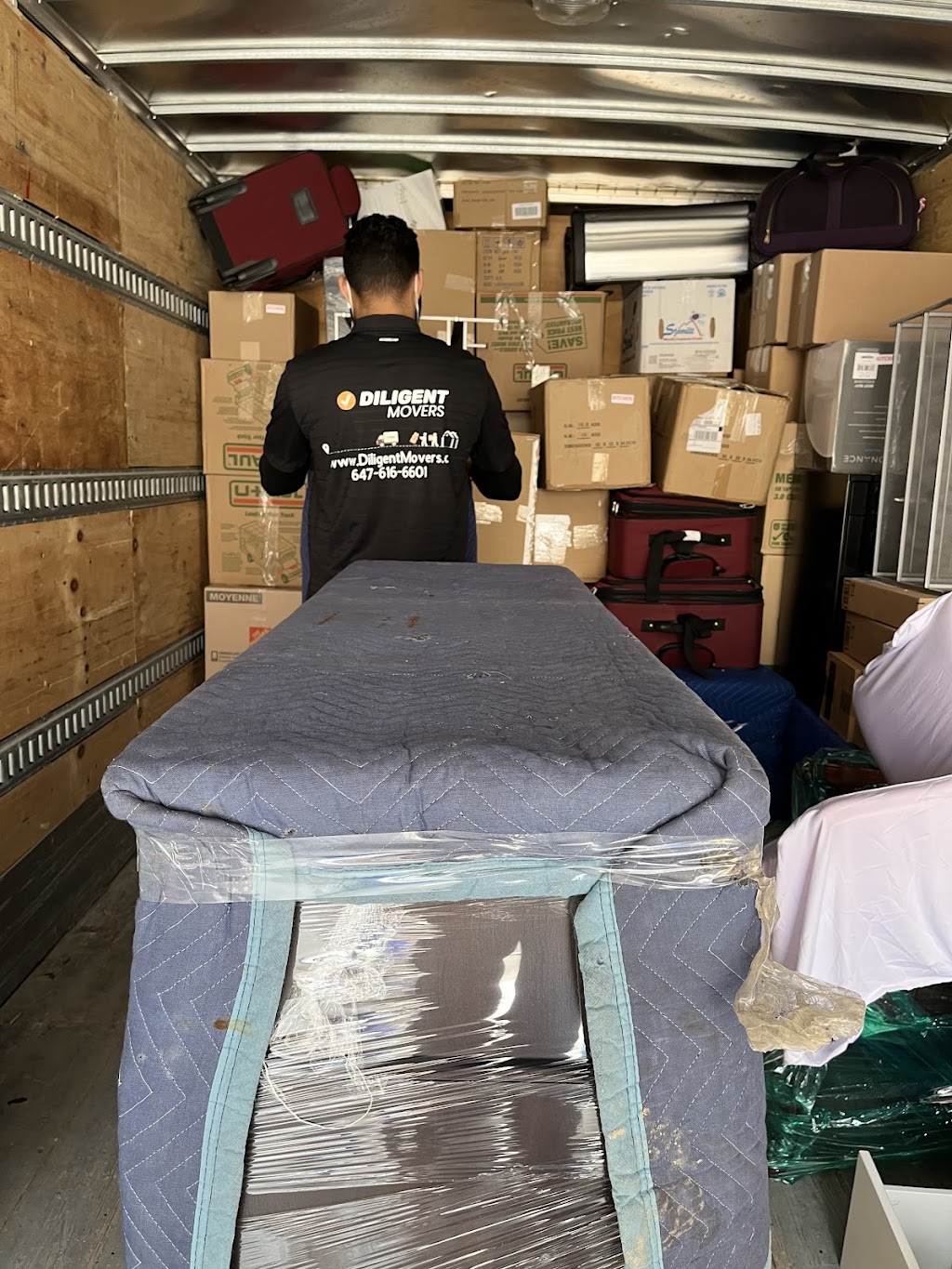 DILIGENT MOVERS | Residential and office MOVERS | 554 Warhol Way, Mississauga, ON L5W 1M1, Canada | Phone: (647) 616-6601