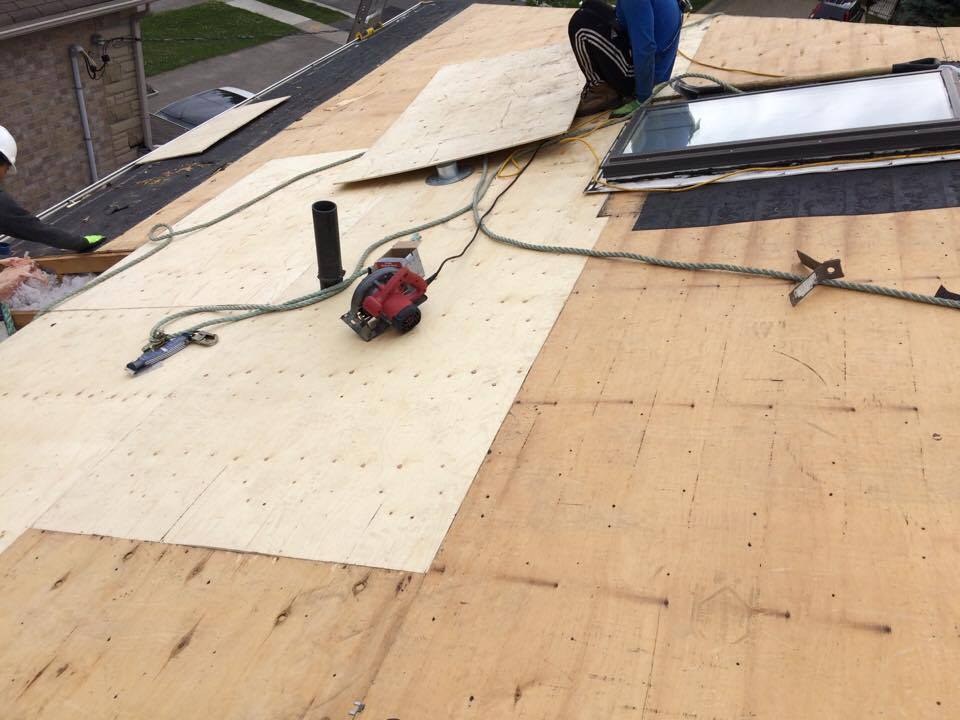 Residential Roofing & Eavestroughing | 16 Woodbury Rd, Etobicoke, ON M8W 1X6, Canada | Phone: (647) 774-4851