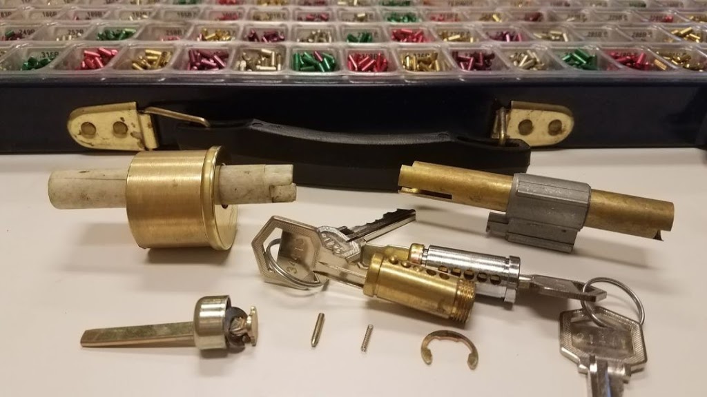 Kings Locksmith Of Georgina | 9651-9659 Morning Glory Rd, Pefferlaw, ON L0E 1N0, Canada | Phone: (647) 797-1782