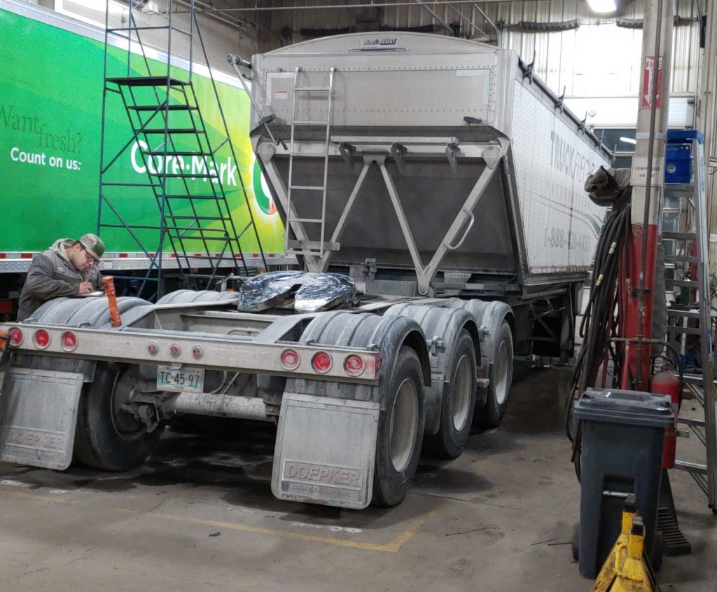 Maxim Truck & Trailer - Winnipeg Trailers | 580 Oak Point Hwy, Winnipeg, MB R3C 2E6, Canada | Phone: (204) 790-6500