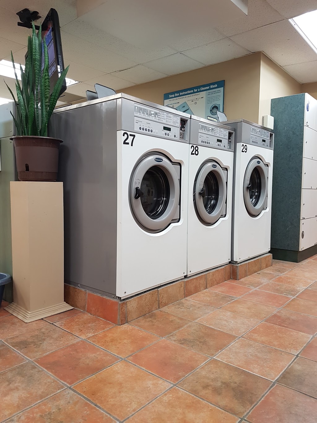 Magic Coin Laundry | 666 Burnhamthorpe Rd, Etobicoke, ON M9C 2Z4, Canada | Phone: (416) 620-9666