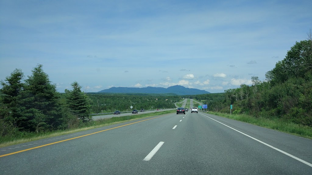 Domaine Des Cantons Inc | 315 QC-112, Saint-Étienne-de-Bolton, QC J0E 2E0, Canada | Phone: (450) 297-2444