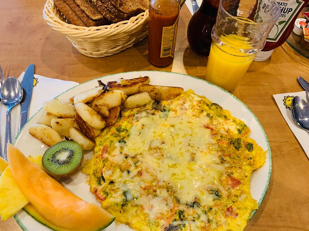 Cora Breakfast and Lunch | Cora - Airport & Queen, 9045 Airport Rd, Brampton, ON L6S 0B8, Canada | Phone: (905) 799-2677