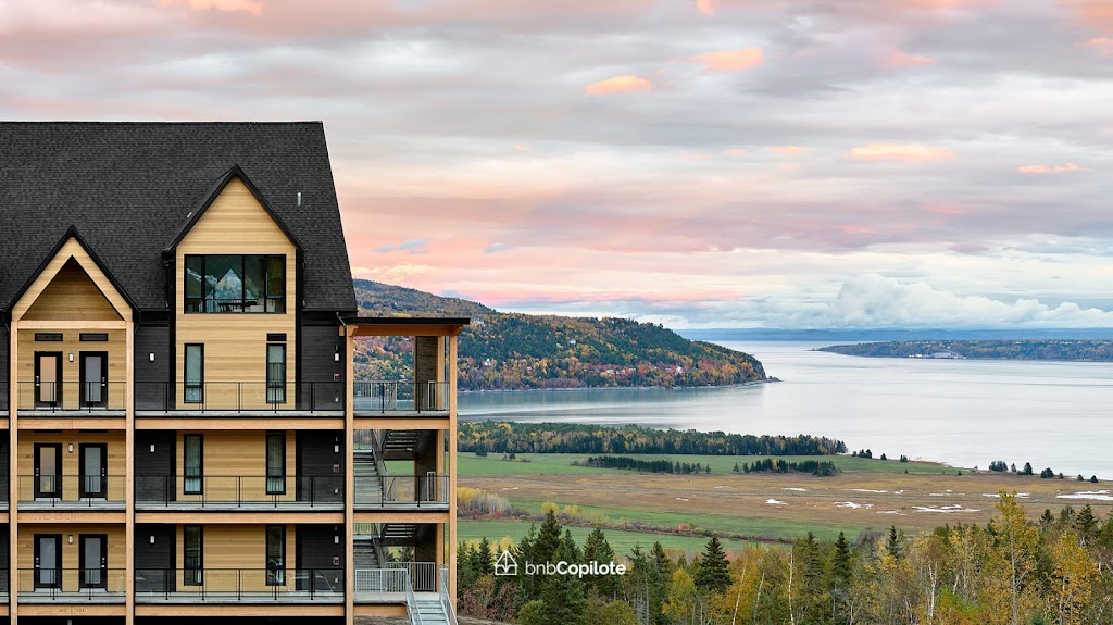 La Pignoronde - Résidences touristiques | 750 Boulevard Mgr de Laval, Baie-Saint-Paul, QC G3Z 2V5, Canada | Phone: (418) 800-2217