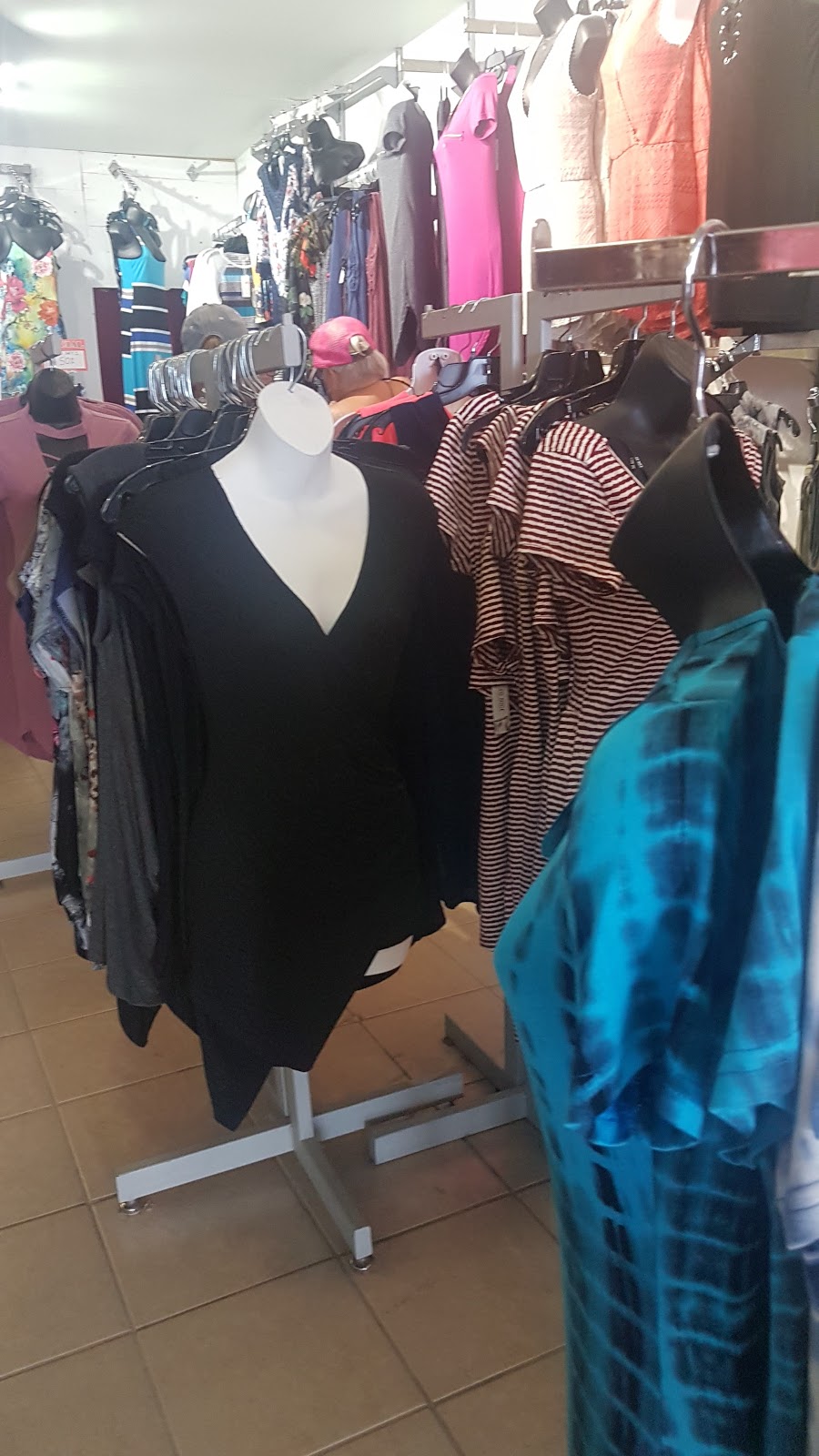 Off the Shore Accessories | 63 Beach Dr, Wasaga Beach, ON L9Z 2K2, Canada