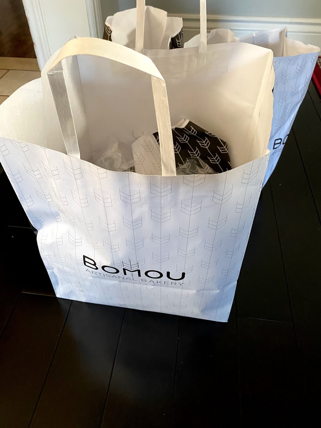 Bomou Artisanal Bakery | 1636 Bayview Ave, Toronto, ON M4G 3B7, Canada | Phone: (647) 344-6455