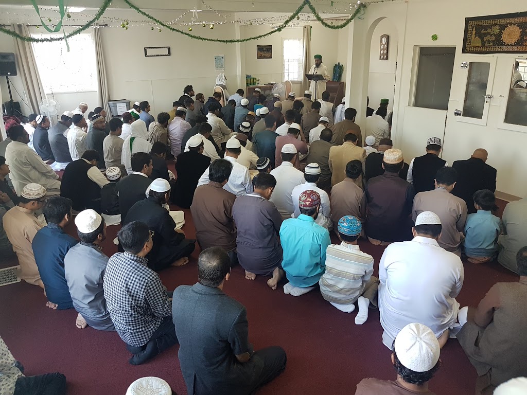 Faizan e Madina Winnipeg - Masjid | 585 St Annes Rd, Winnipeg, MB R2M 5R5, Canada | Phone: (204) 881-8030