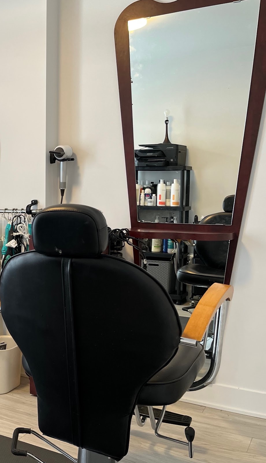 Salon de coiffure Urbanocoiff dans Urbanova | 878 Rue Anne-Hébert, Terrebonne, QC J6Y 0M6, Canada | Phone: (514) 503-3316