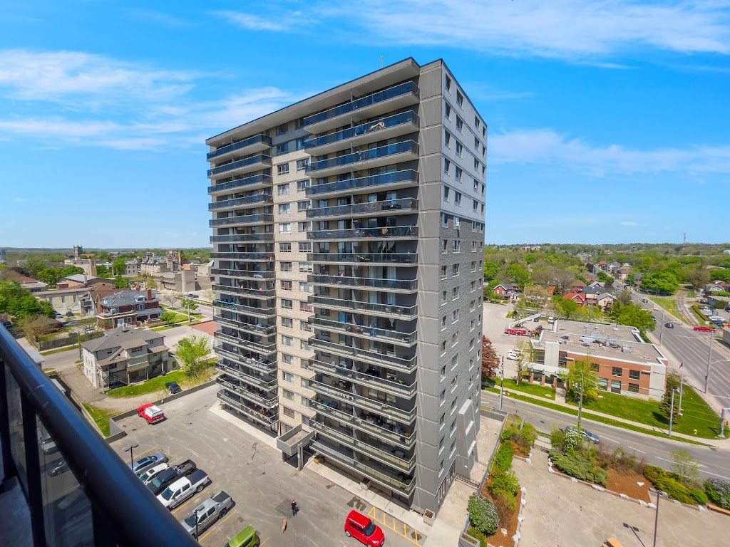 Centennial Towers | 150 Darling St, Brantford, ON N3T 6A7, Canada | Phone: (519) 770-4998