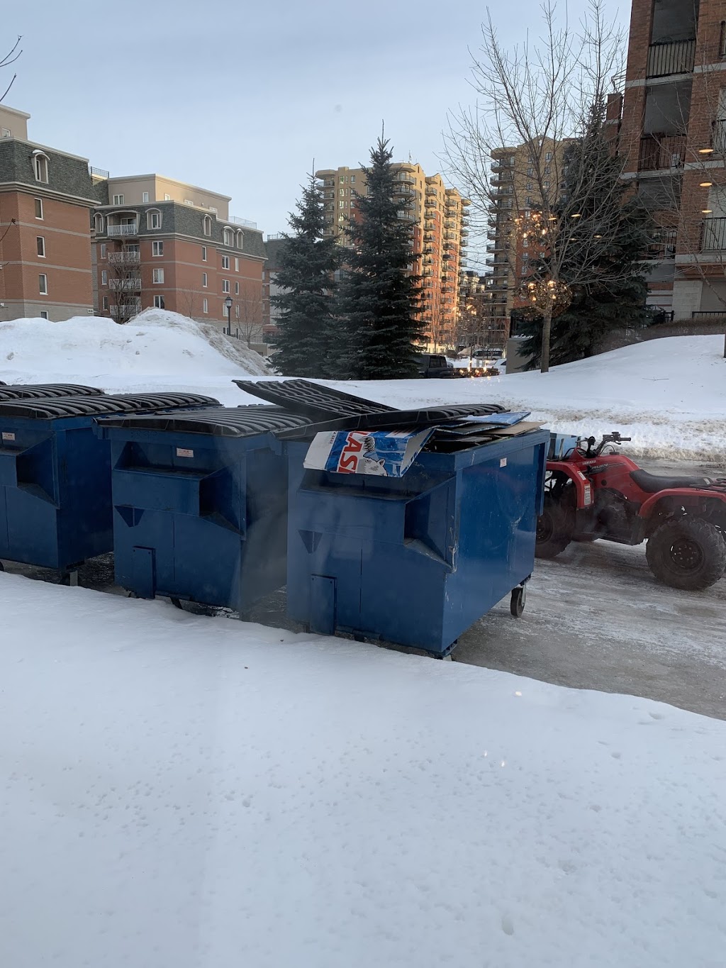Villa Latella Carrefour Chomedey | 3450 Boulevard le Carrefour, Laval, QC H7T 0E1, Canada