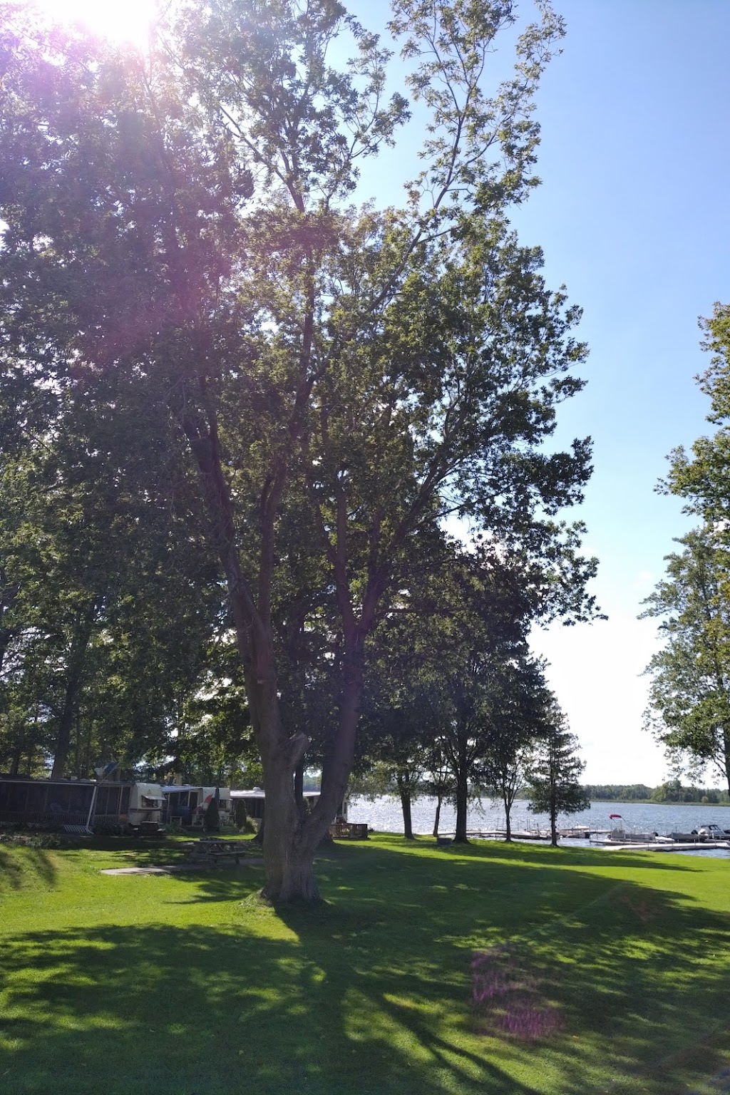 Fishermans Paradise Resort | 1571 13th Line E, Marmora, ON K0K 2M0, Canada | Phone: (705) 653-1537
