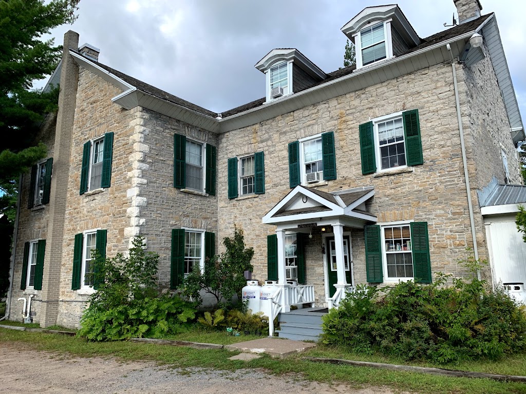 Spruceholme Inn | 204 Rue Principale, Fort-Coulonge, QC J0X 1V0, Canada | Phone: (819) 683-5635