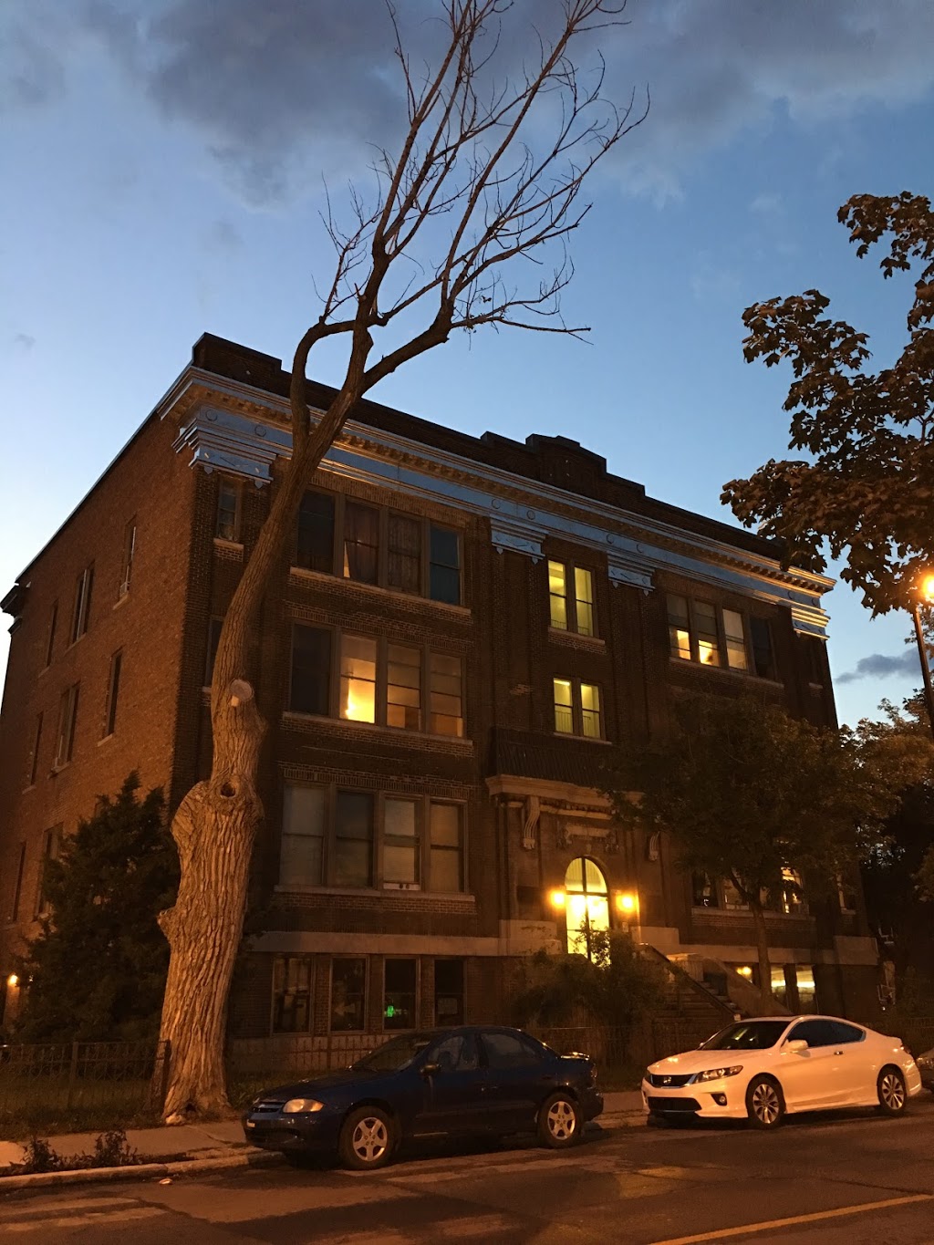 Ancienne Primary School Saint-François-Solano | Rosemont-La Petite-Patrie, Montreal, QC H1X 1T6, Canada
