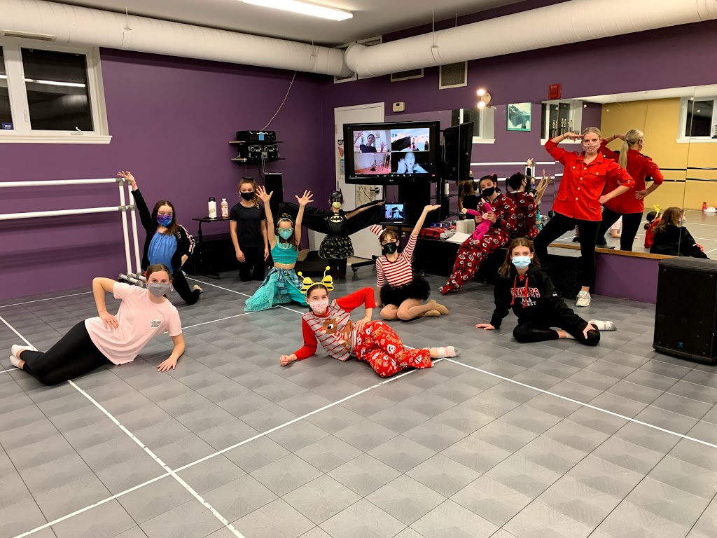 Piqué Dance Studio International | 5710 Longshadow St, Manotick, ON K4M 1M2, Canada | Phone: (613) 692-0520