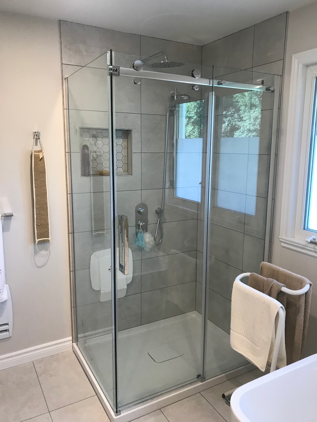 Simz Rénovations Inc. | Rue Donat-Hallé, Lévis, QC G6Z 7A6, Canada | Phone: (418) 717-8666