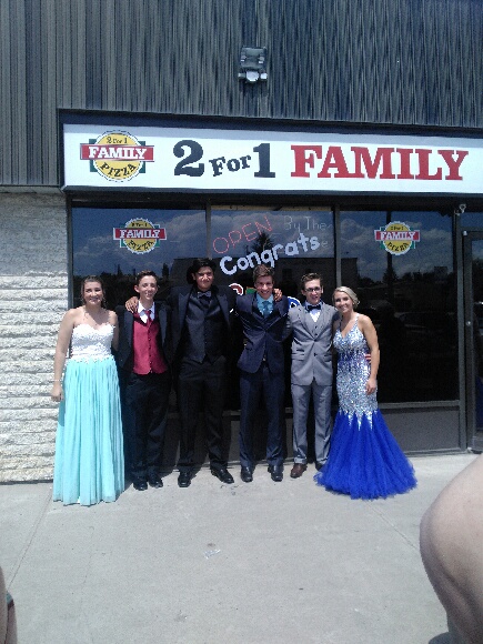 Family Pizza | 410 Lillooet St W, Moose Jaw, SK S6H 7T1, Canada | Phone: (306) 692-5336